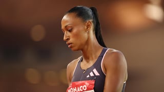 Acusan a Peleteiro por tapar el nombre de España y ella no se corta