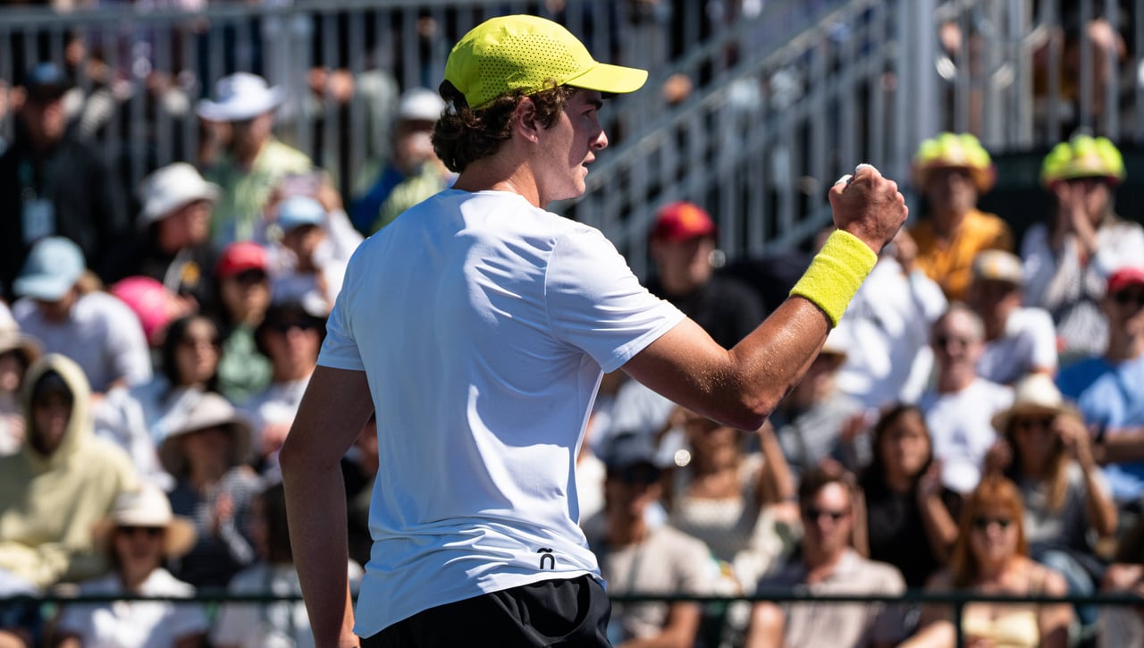 La gran promesa del tenis mundial baja al barro y sale victorioso