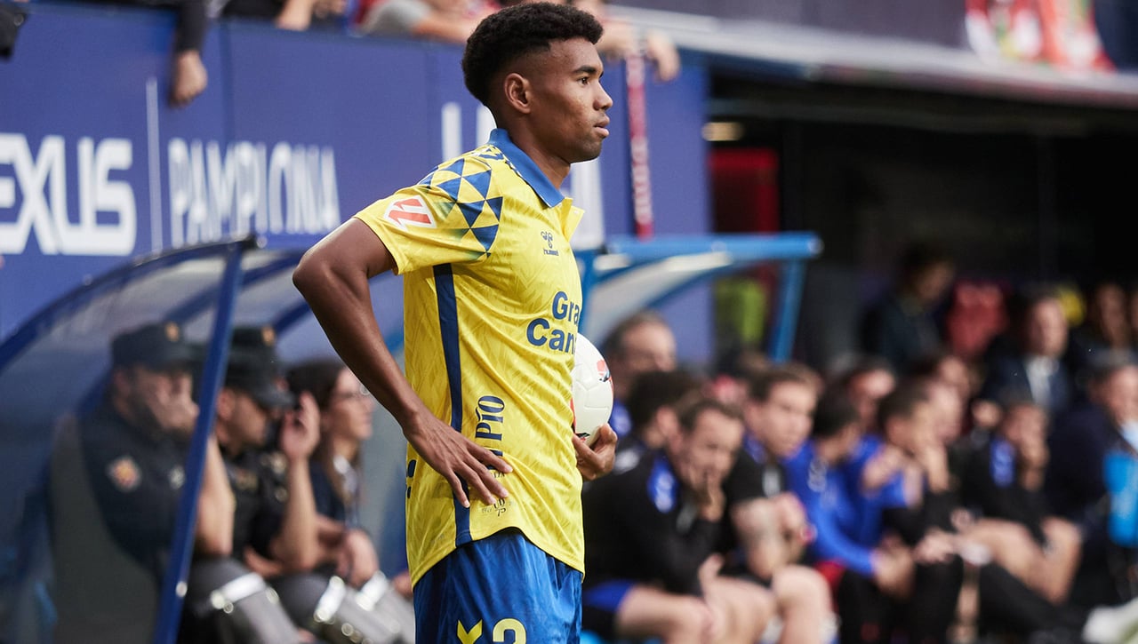 Caos en Las Palmas que favorece al Betis