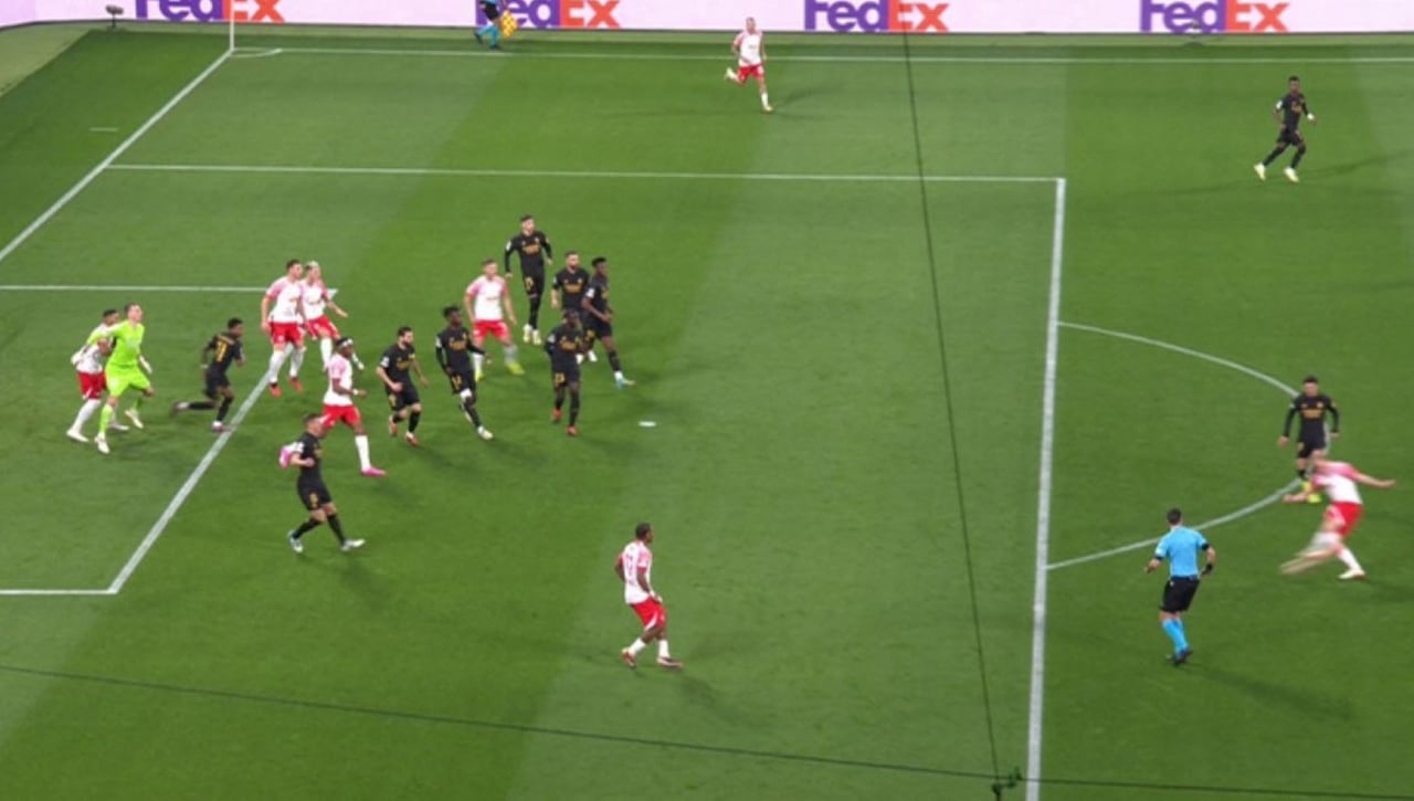 El gol anulado que favorece al Real Madrid y que ha desatado la polémica