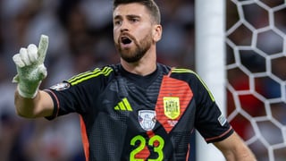 Unai Simón aviva el debate