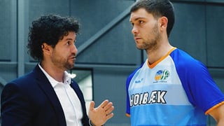 El técnico sevillano que 'revoluciona' el baloncesto en Dinamarca