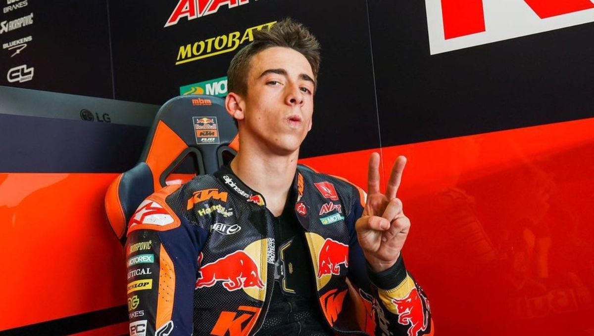Pedro Acosta contacta con Valentino Rossi