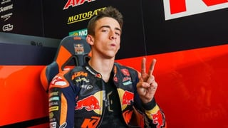 Pedro Acosta contacta con Valentino Rossi