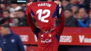 El bonito gesto de Kike Barja en el gol anulado ante el Sevilla