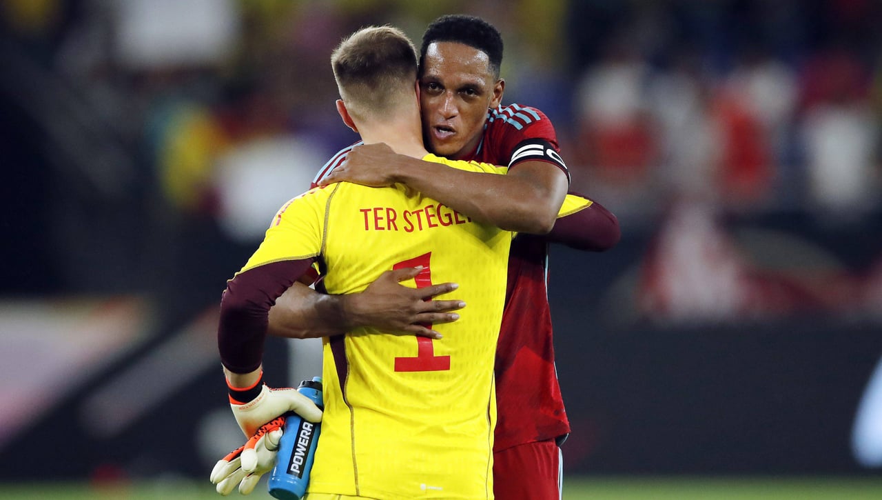 Un histórico amenaza con llevarse al central que desean Cádiz y Alavés