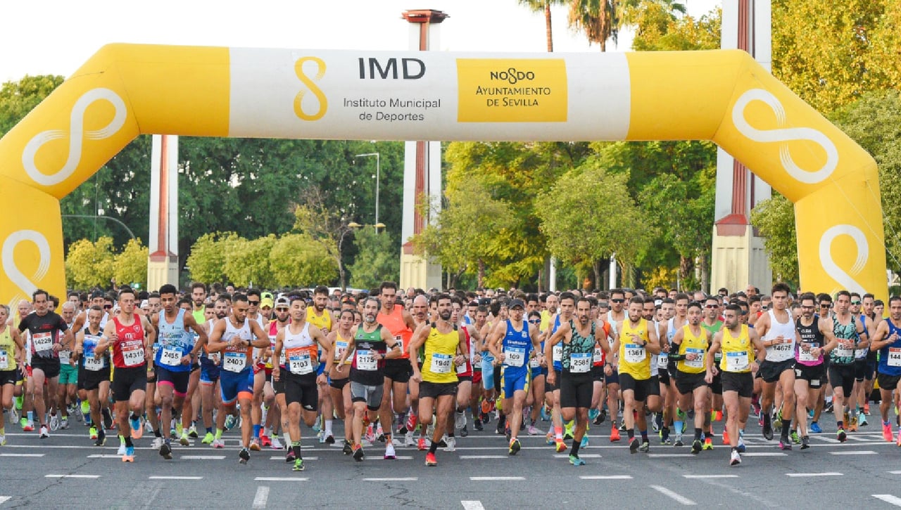 La Carrera Casco Antiguo 'CaixaBank' cierra el Circuito #Sevilla10 2025