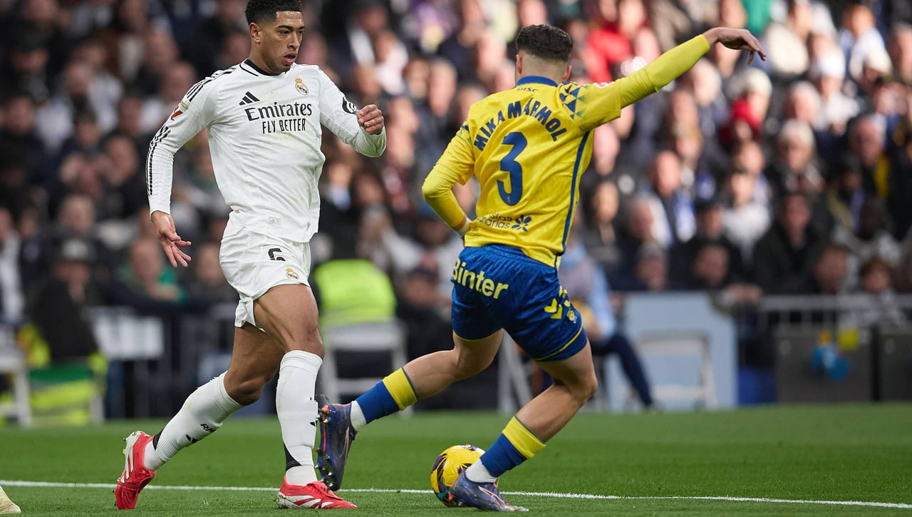 Aprietan por Mika Mármol