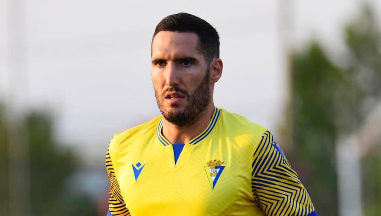 Descartado en el Cádiz, seguido por Eibar y Cultural Leonesa