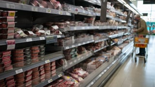La OCU desvela la trampa de los supermercados para vender carne de baja calidad