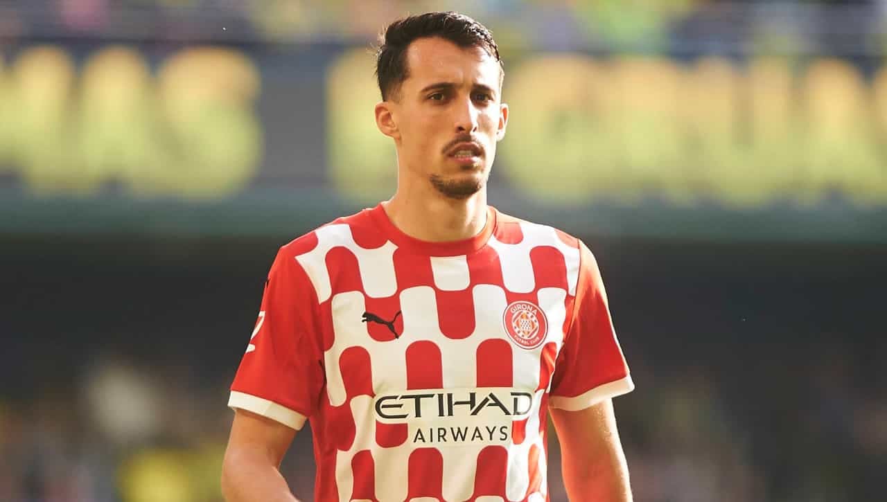 Conversaciones para firmar la incorporación de Miovski