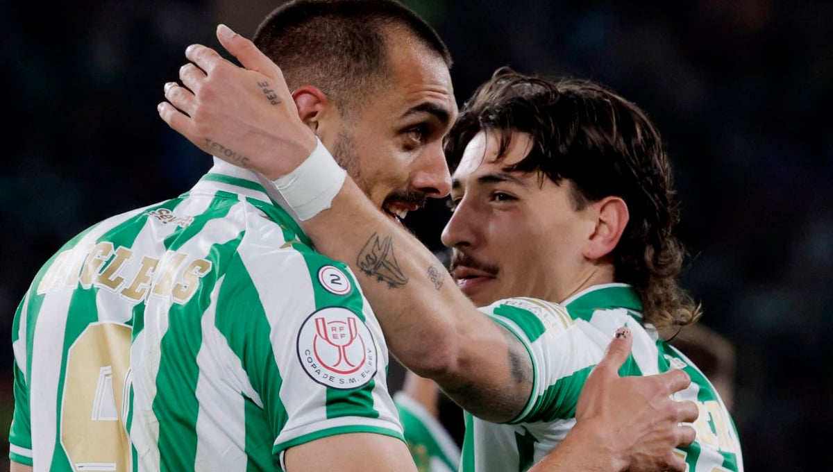 La conversación entre Bellerín y Borja Iglesias que ilusiona al Betis: "Ven pronto"