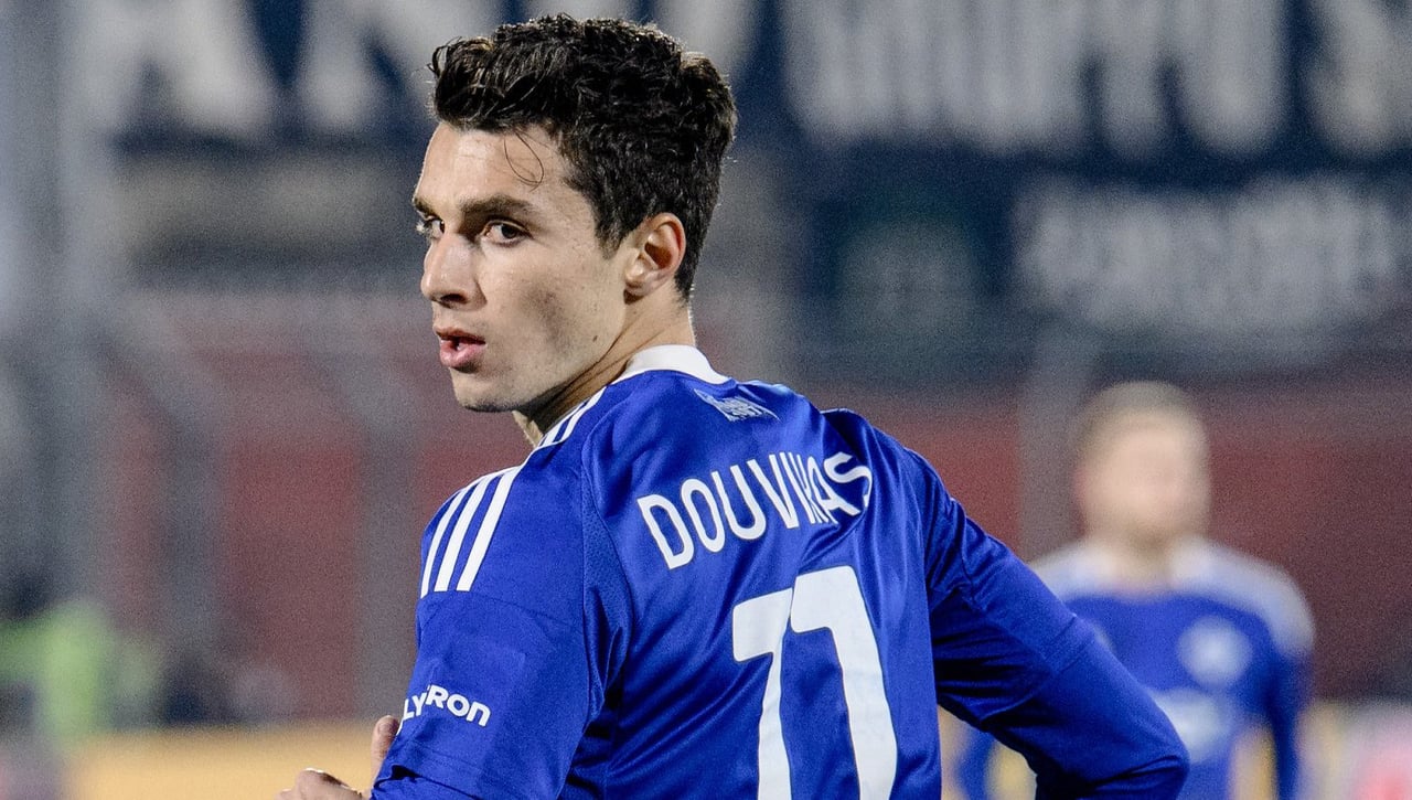 Douvikas se marcha del Celta sin despedirse de la afición