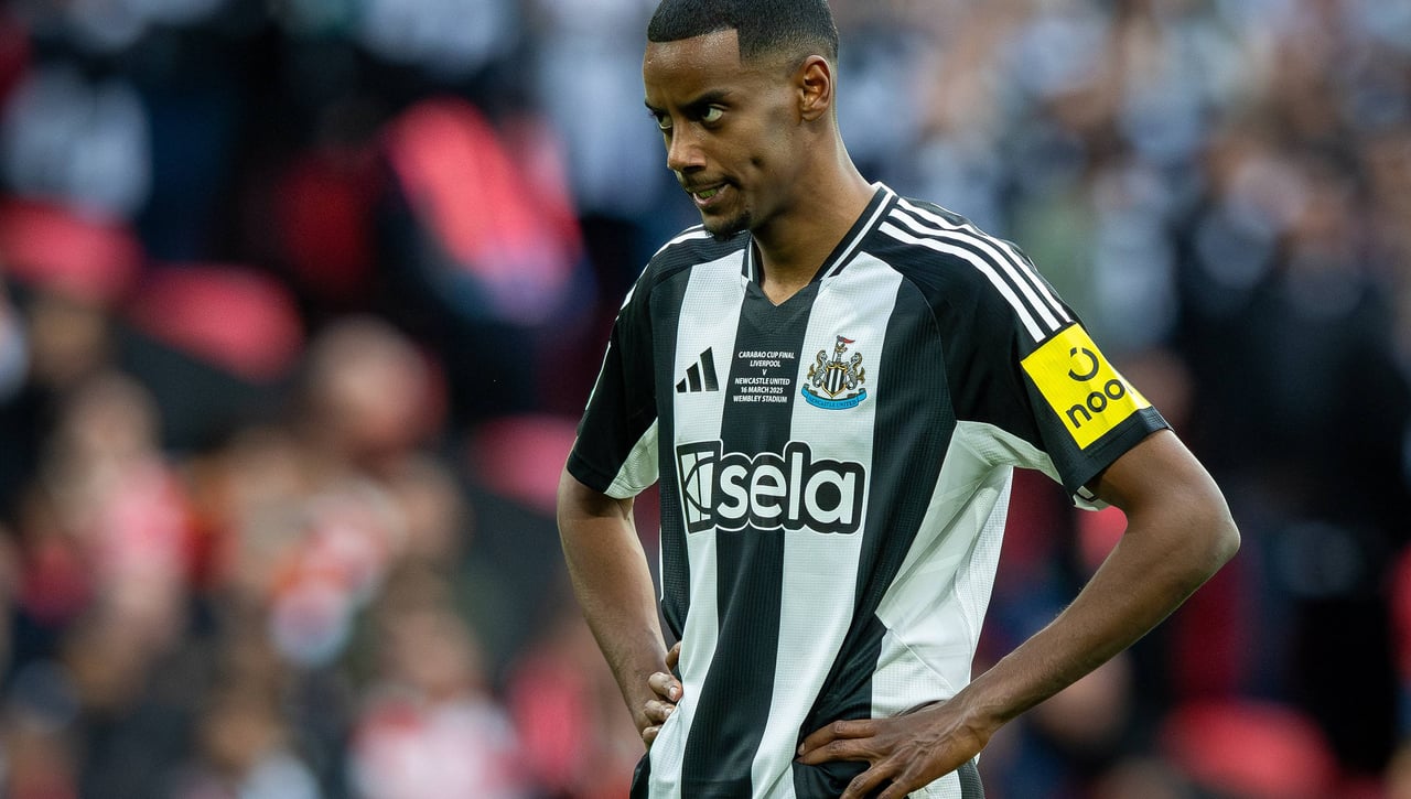 Owen, leyenda del Liverpool, aprueba la llegada de Isak a la disciplina 'red'