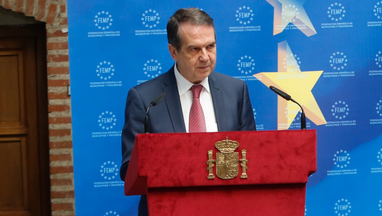 El alcalde de Vigo da garantías a Balaídos para estar en el Mundial 2030