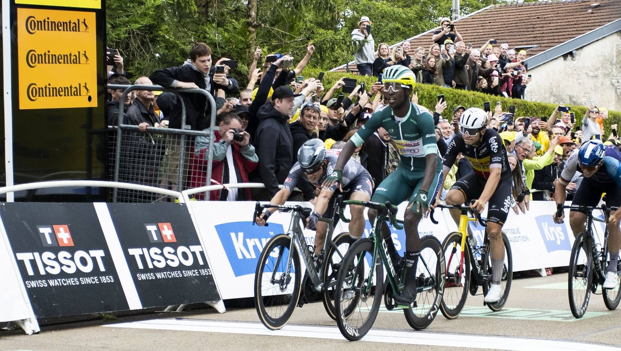 Clasificación Tour de Francia 2024 tras la 8ª etapa | Girmay sorprende a Philipsen y Pogacar se mantiene firme