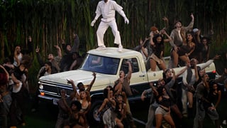 Los símbolos y mensajes ocultos de Bad Bunny en su espectáculo del intermedio de la Super Bowl LX