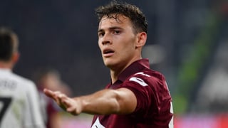 Asllani paga caro decir 'no' al Betis y en La Cartuja lo celebran con Amrabat 