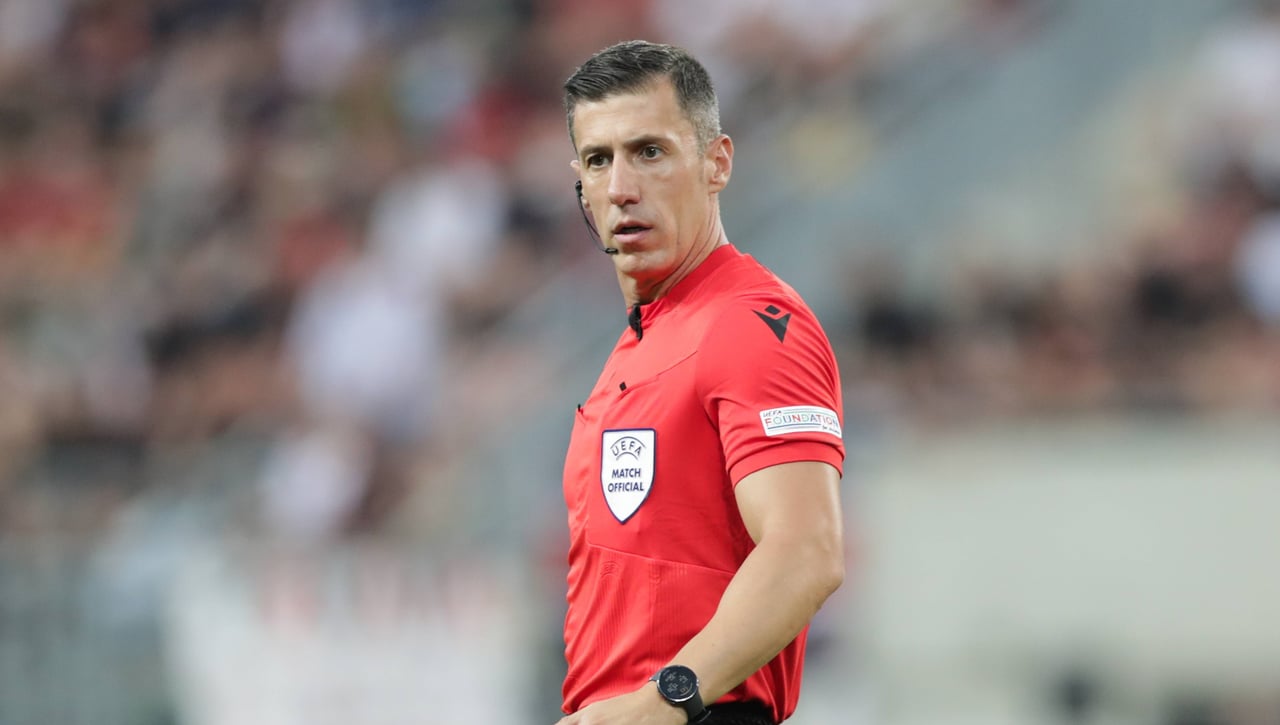 El Real Madrid señala al árbitro antes del partido contra el Betis