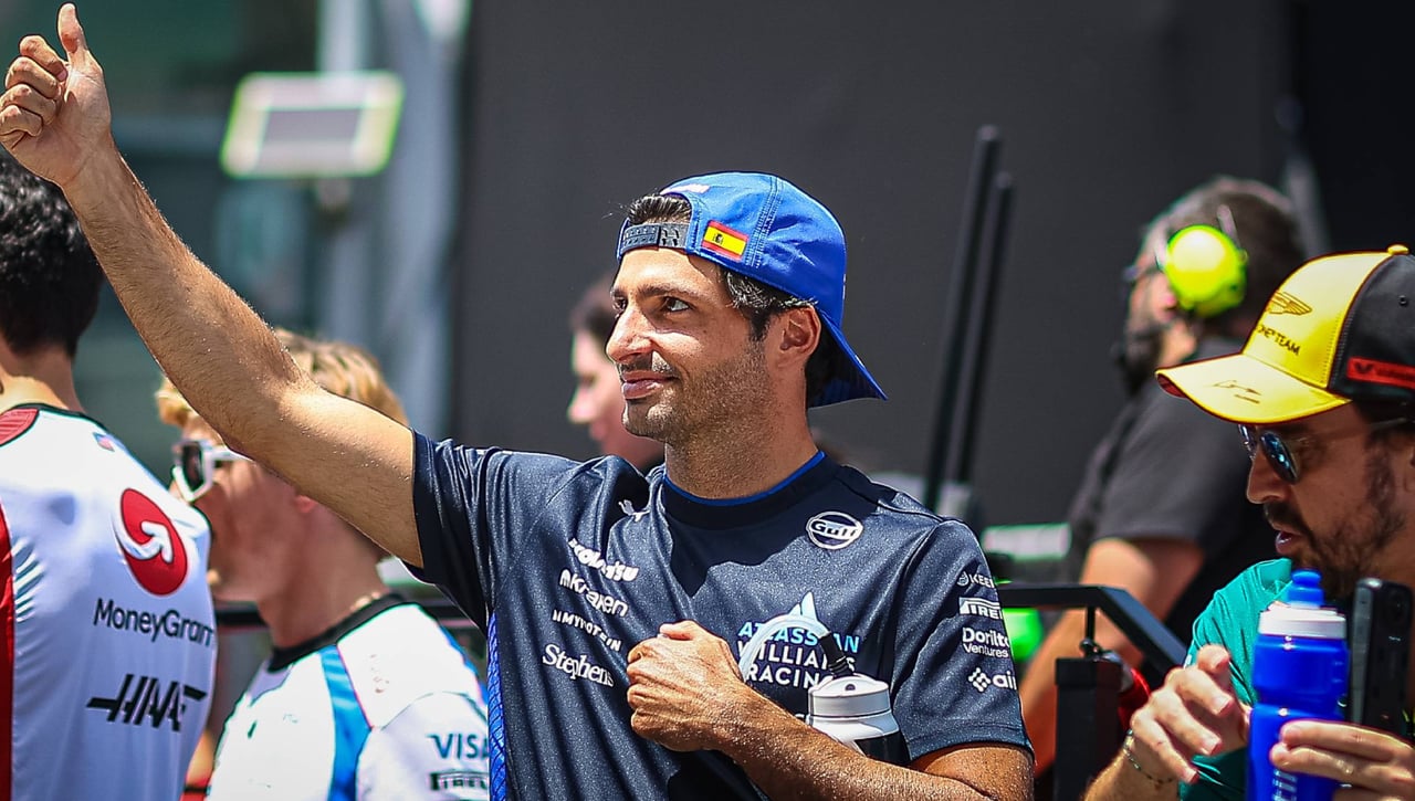 Carlos Sainz lanza un mensaje para Williams sobre su futuro