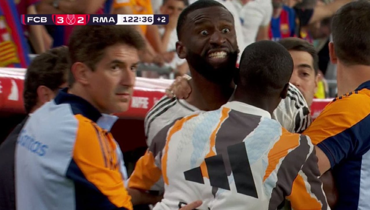 Rüdiger lanza un objeto al árbitro y acaba expulsado