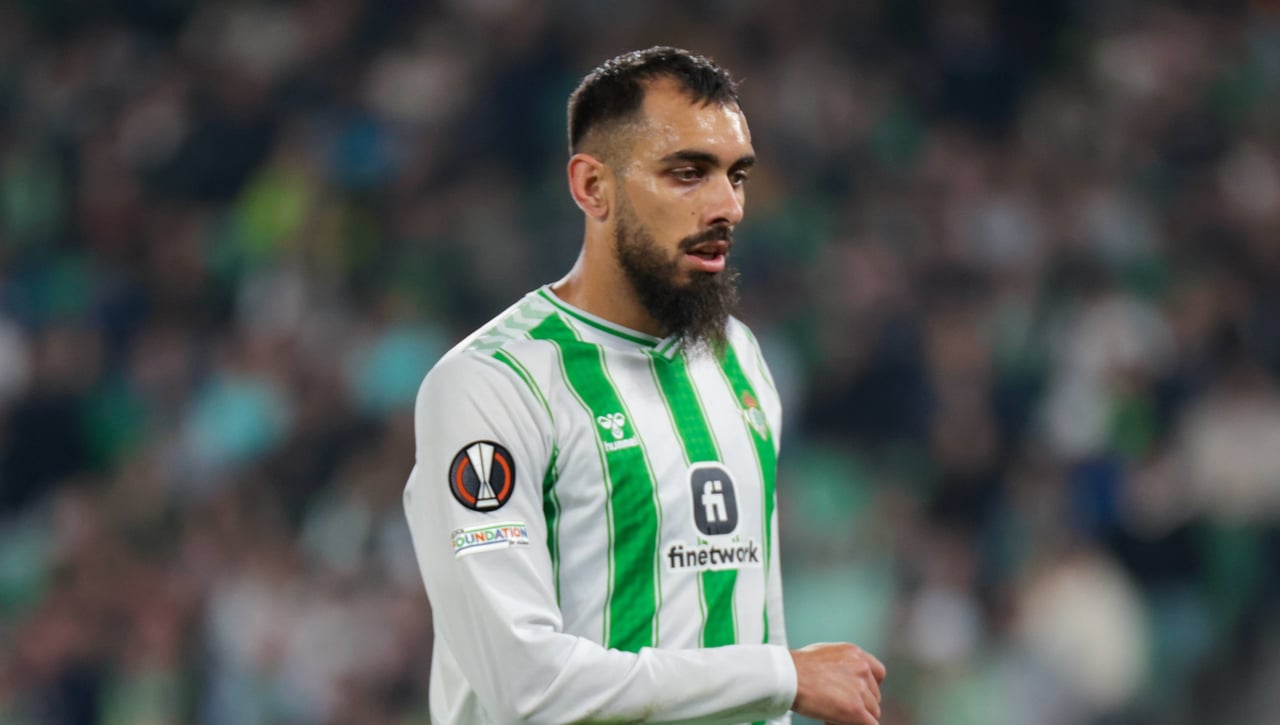 La salida de Borja Iglesias del Betis va avanzando y las alternativas que hay en plantilla y más allá