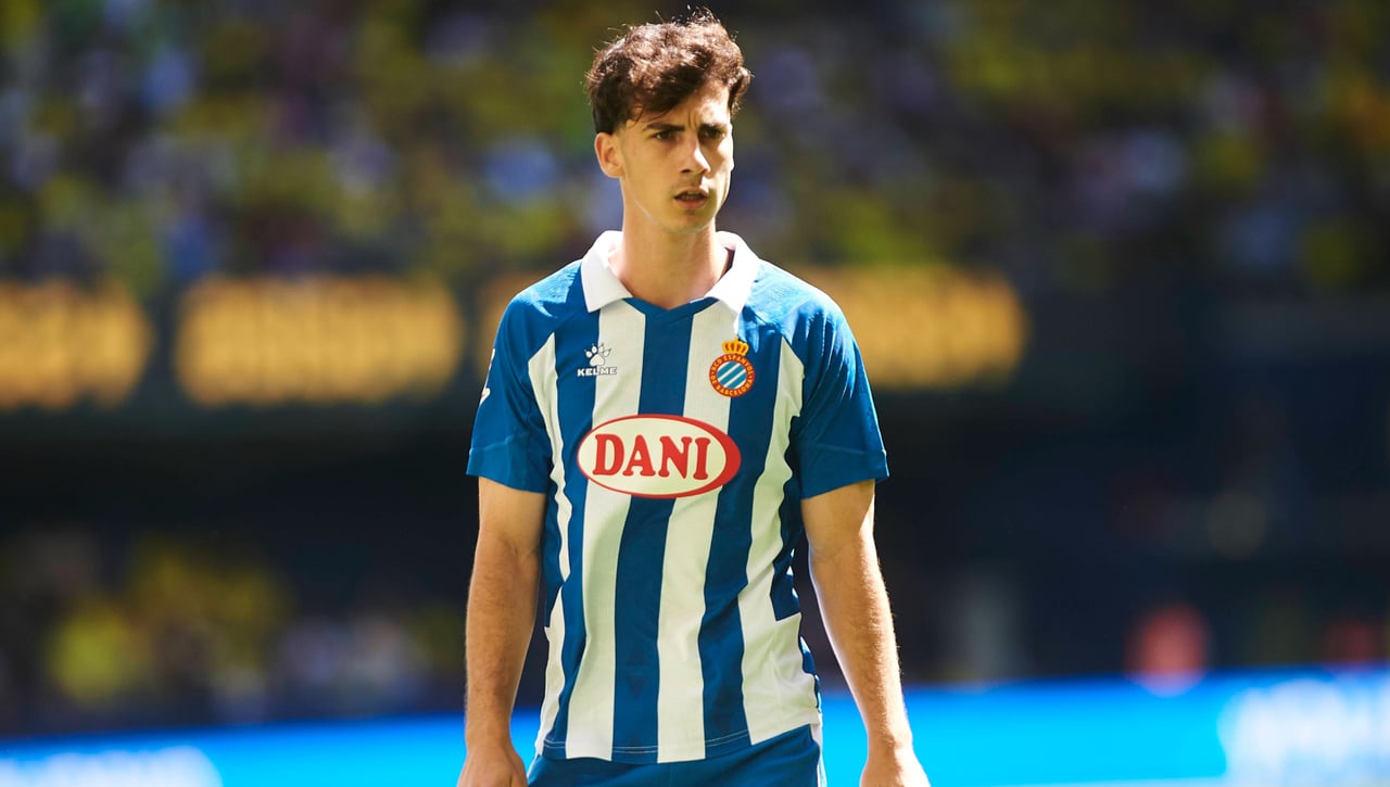 Contrato del primer equipo para el canterano Antoniu Roca