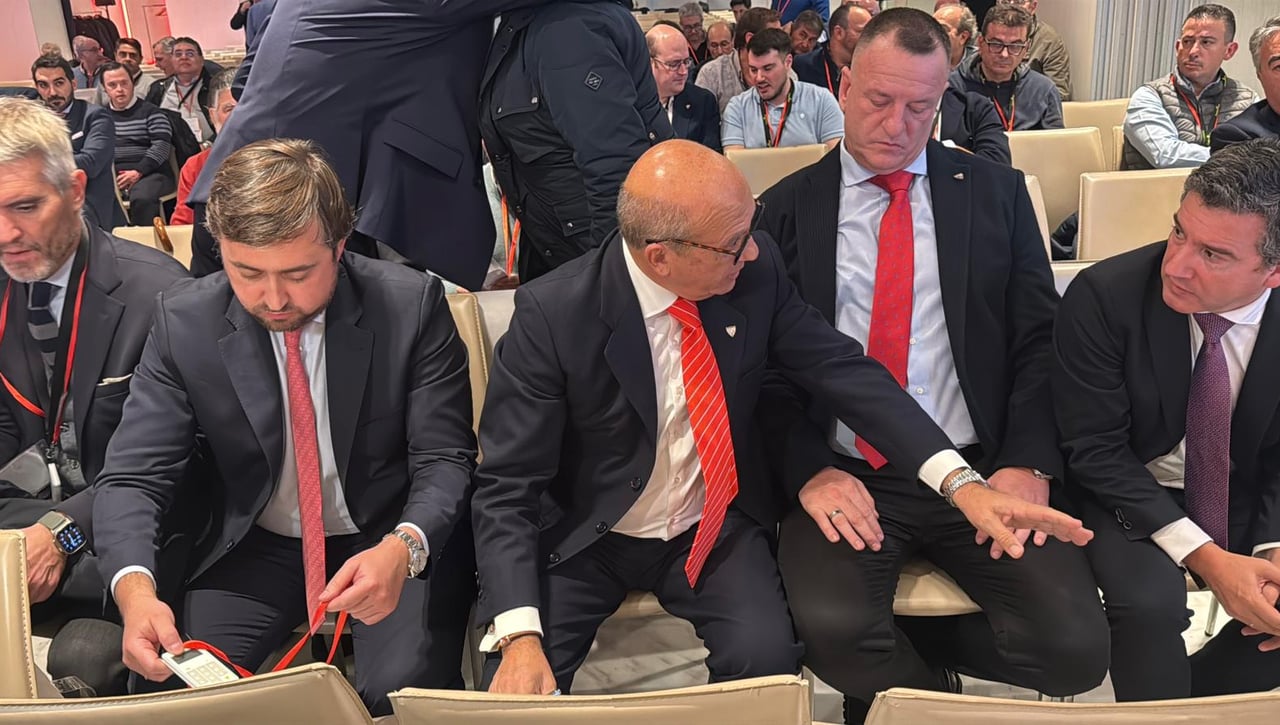 Bronca y abucheos en la Junta de Accionistas: "No consiento que nadie supla mi voluntad"