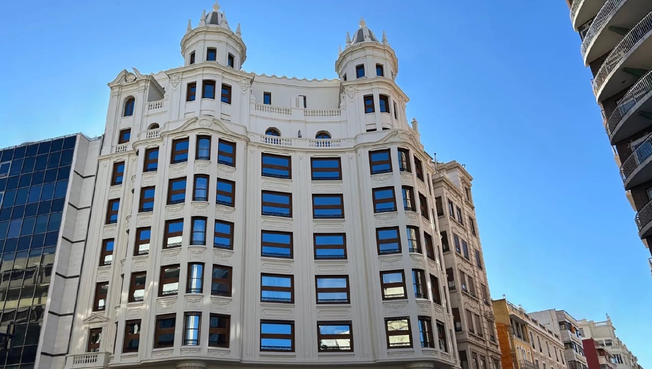 El hotel inspirado en flores llega a Valencia