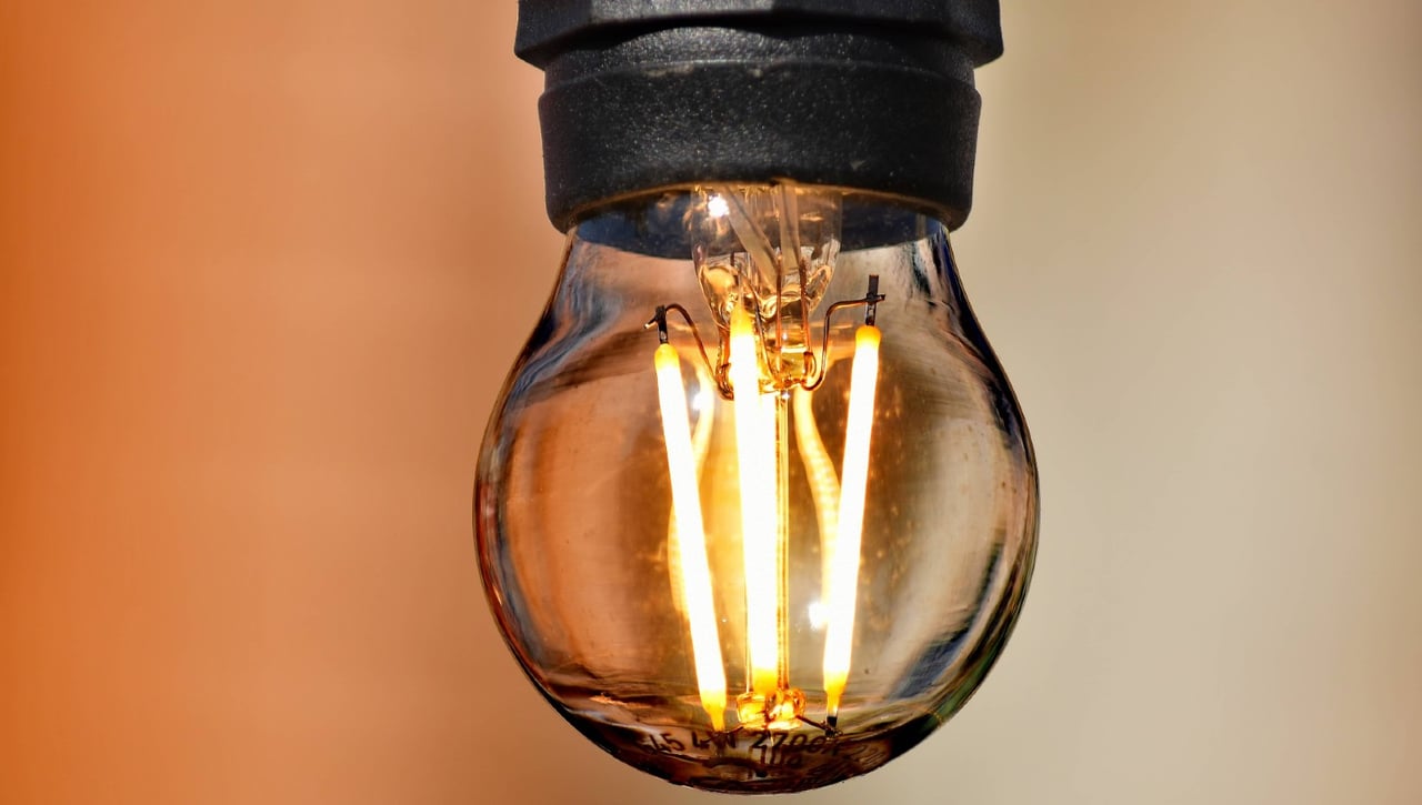 Precio de la luz, hoy martes 17 de enero de 2023, por horas: cuándo está más barata y más cara