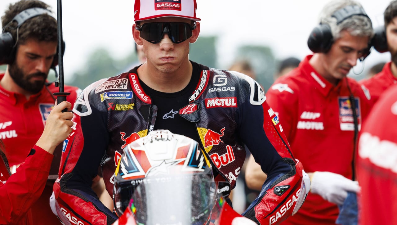 Pedro Acosta señala a Marc Márquez