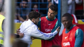 ¡Invasión, persecución y placaje a Cristiano en un entrenamiento!