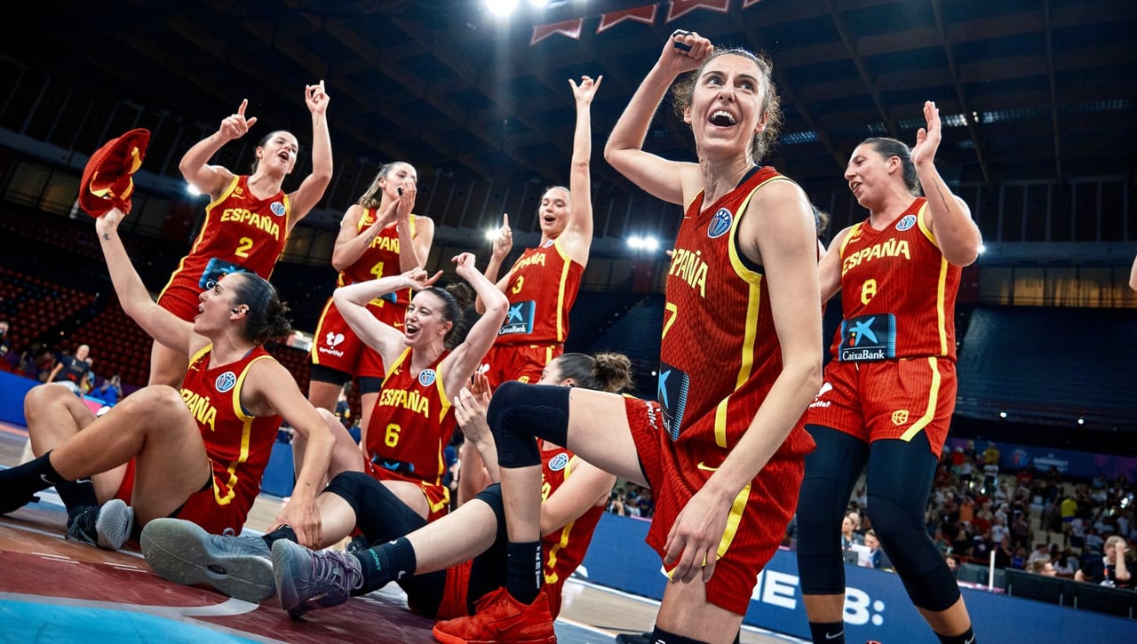 España desata la locura en Atenas