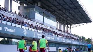 Polémica por el horario y las pocas entradas al Europa en la Ciudad Deportiva Luis del Sol y la razonable explicación del Betis