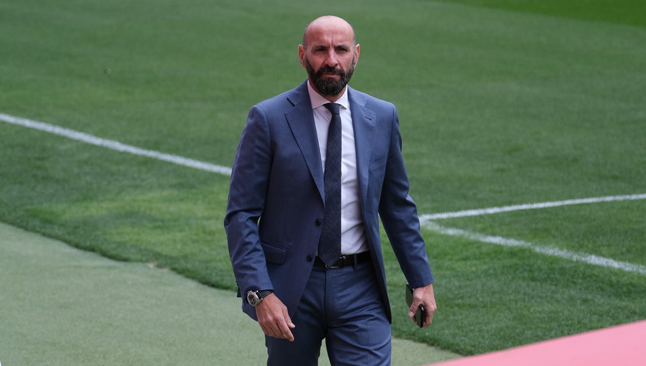 Monchi rompe su silencio: "Irse ahora del Sevilla sería de cobardes"
