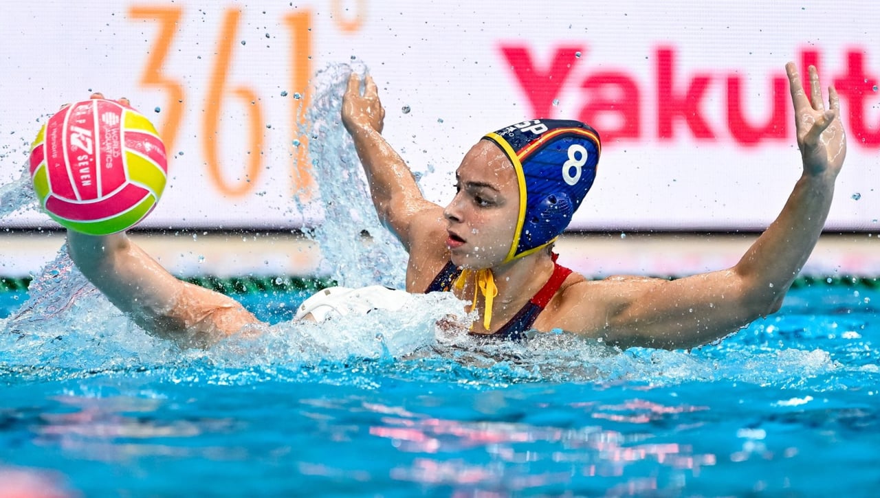 España reina en el drama y peleará por las medallas