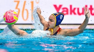 España reina en el drama y peleará por las medallas