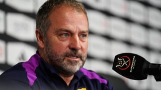 Flick se rinde ante Mbappé en la previa de la Supercopa: “Ahora mismo es el mejor delantero”