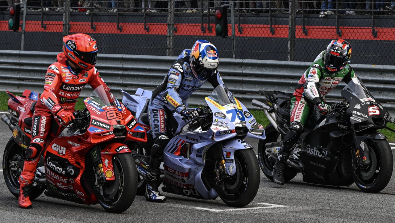 Marc Márquez y Bagnaia acaban con su primer 'pique' en Sepang