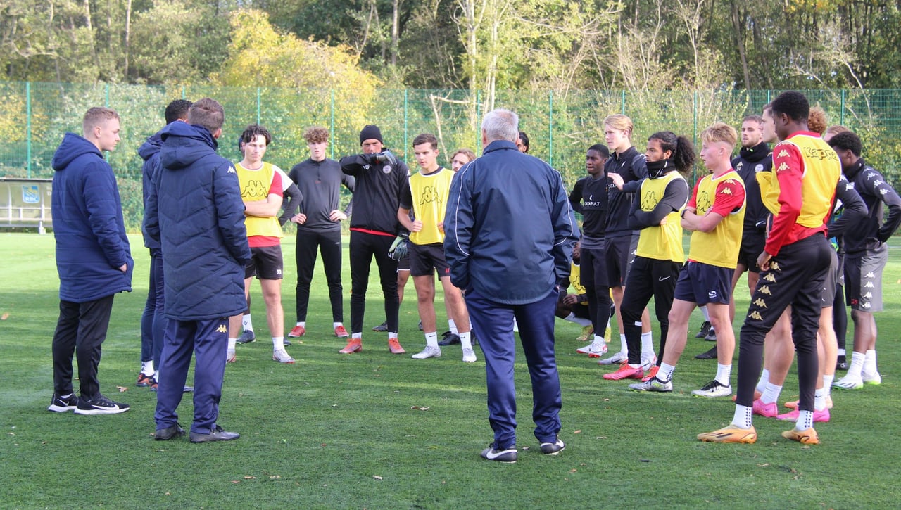 Un equipo inglés busca entrenador ... ¡en el Football Manager!