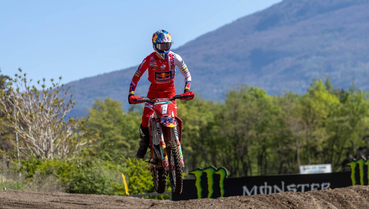 El barro se la vuelve a liar a Jorge Prado en Francia