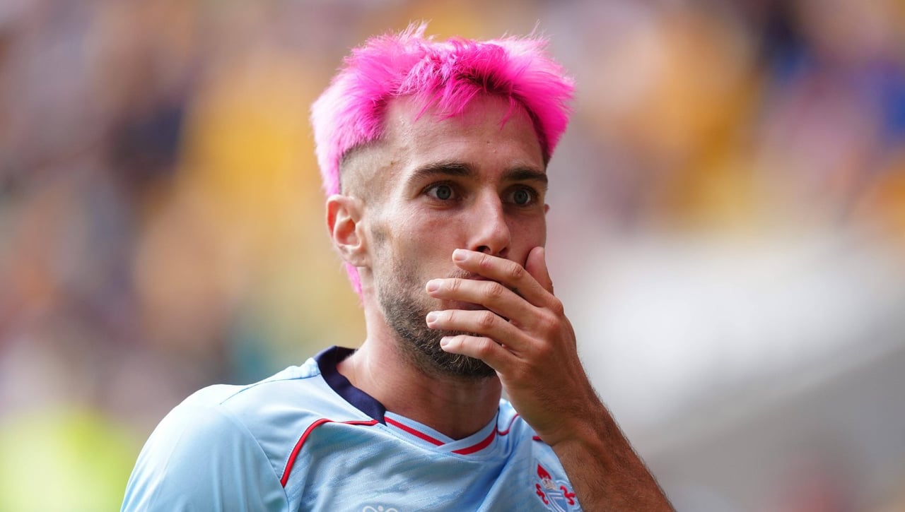 Mingueza pierde la titularidad en el Celta, hecho que amenaza su presencia en la convocatoria de Luis de la Fuente