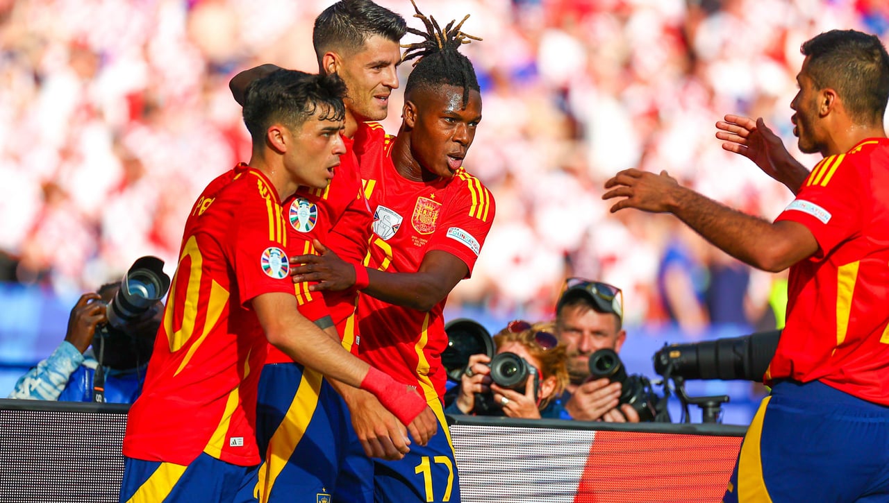 Pedri le abre la puerta a Nico Williams