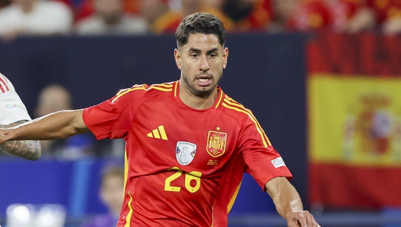 Ayoze, delantero de la Selección Española, aclara su lesión: "Esa molestia ahí en el cuádriceps, pero bien. Es algo leve"