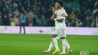 Vinicius y su enésimo episodio de desesperación con Sabaly al frente