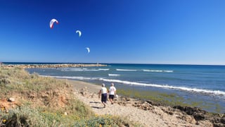 El pueblo de Málaga que se 'transforma' en un camping gigante en verano y cuyas plazas vuelan