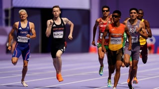 Attaoui pone la primera piedra en París