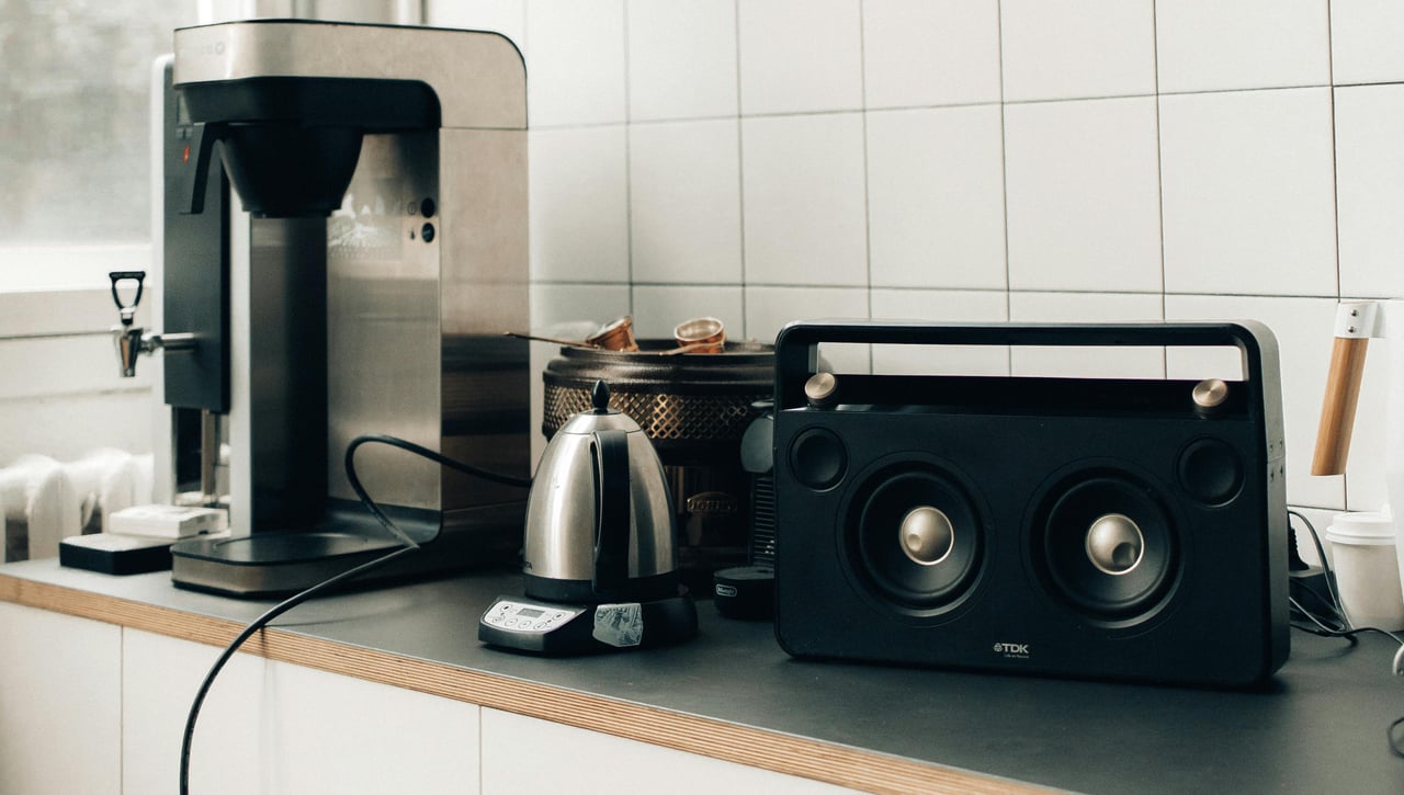 Estos son los electrodomésticos que deberías desenchufar si te vas de vacaciones y por qué
