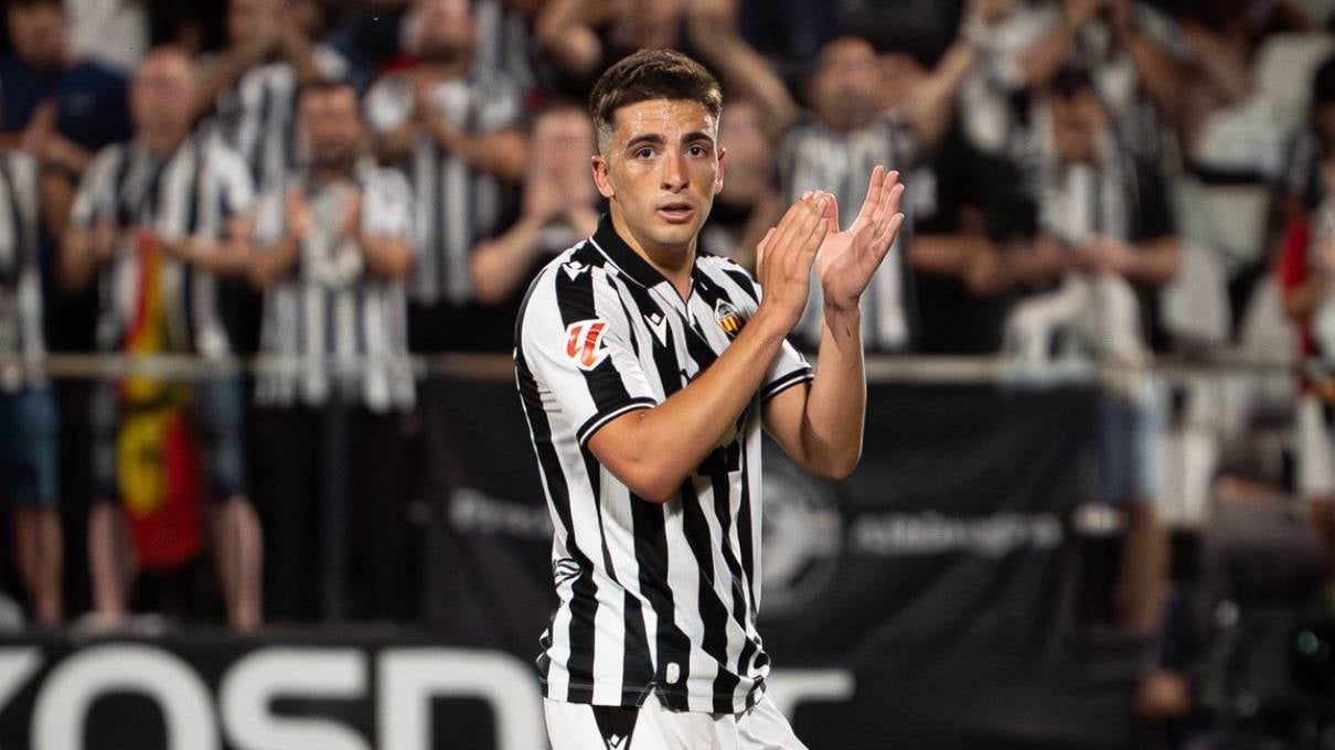 El Espanyol no se decide y el Celta toma ventaja en un fichaje a bajo coste  