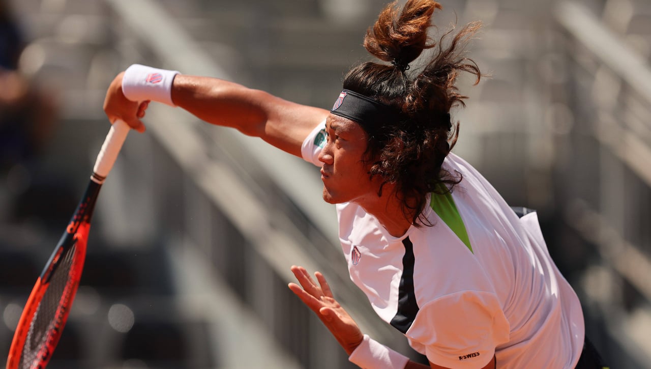 El verdugo de Djokovic lo vuelve a hacer y habrá un semifinalista inesperado